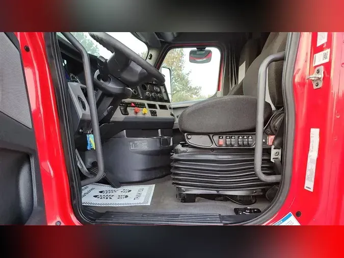 2020 FREIGHTLINER CA116