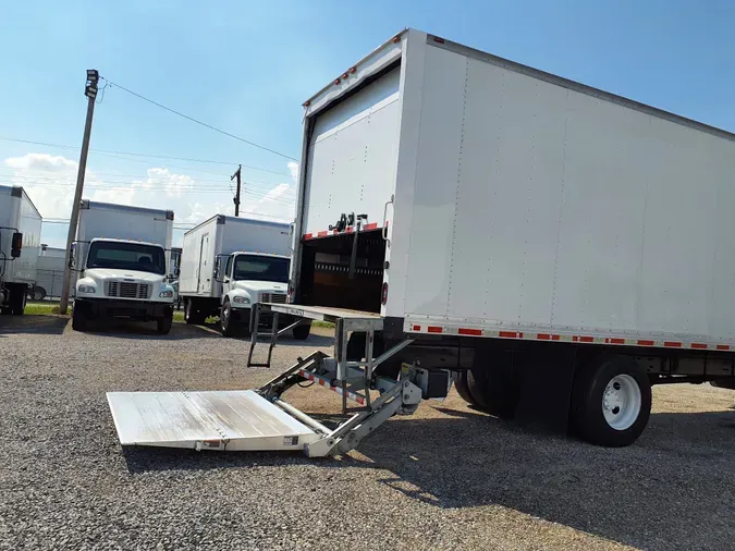 2019 FREIGHTLINER/MERCEDES M2 106