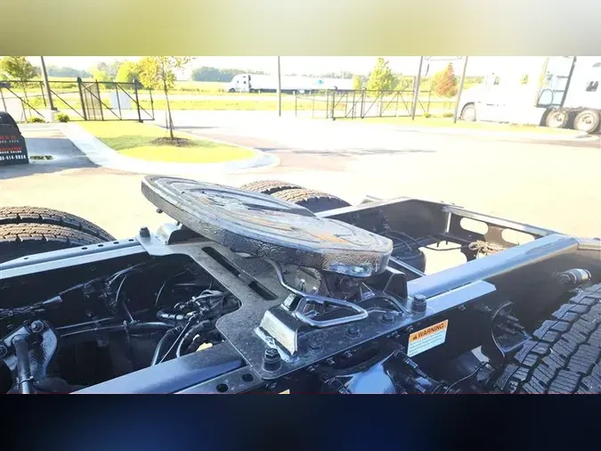 2019 FREIGHTLINER CA126