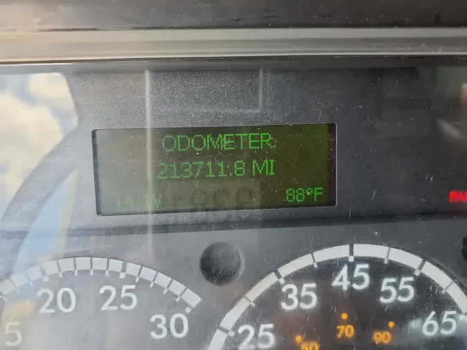 2017 FREIGHTLINER M2 106
