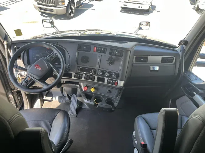 2022 Kenworth T880