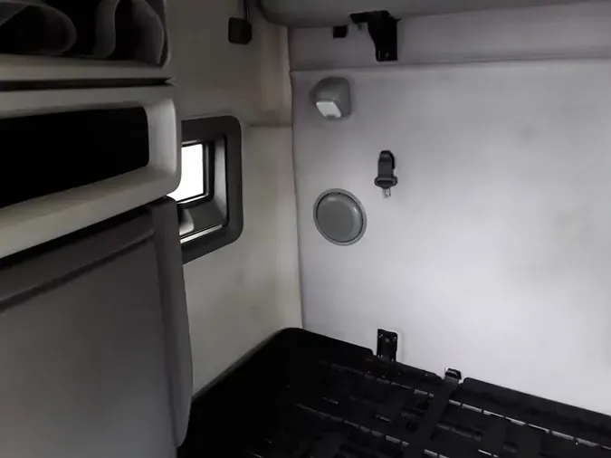 2020 VOLVO VNL64T-760