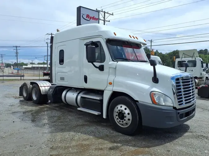 2019 FREIGHTLINER CASCADIA 125