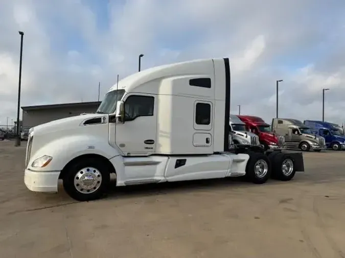 2022 Kenworth T680810810f2294f9df549cfb252556a51da