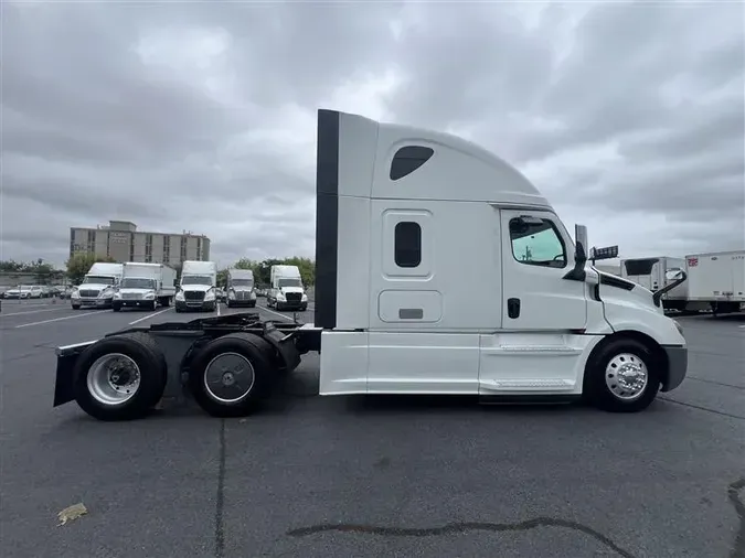 2020 FREIGHTLINER CASCADEVO1