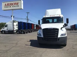 2019 FREIGHTLINER CA126