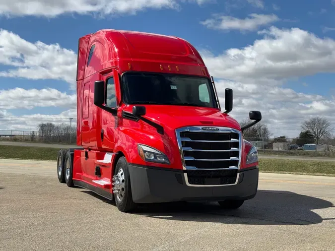 2023 FREIGHTLINER Cascadia 12681101809e7c2f86e6fcc37cac1f443f0