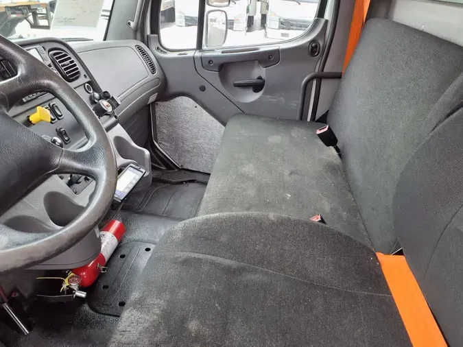 2018 FREIGHTLINER/MERCEDES M2 106