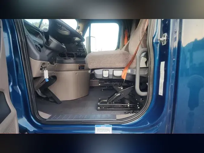 2020 FREIGHTLINER CASCADIA