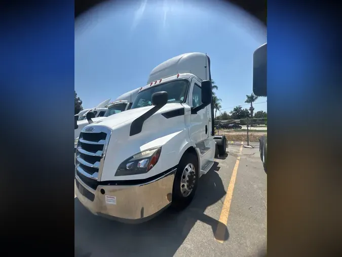 2020 FREIGHTLINER NEW CASCADIA 116