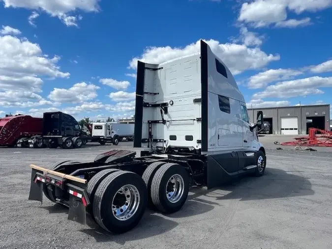 2026 VOLVO VNL64T860