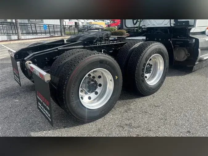 2021 INTERNATIONAL LT