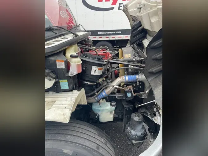 2017 FREIGHTLINER M2 106