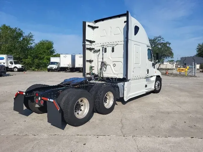 2019 Freightliner X12564ST