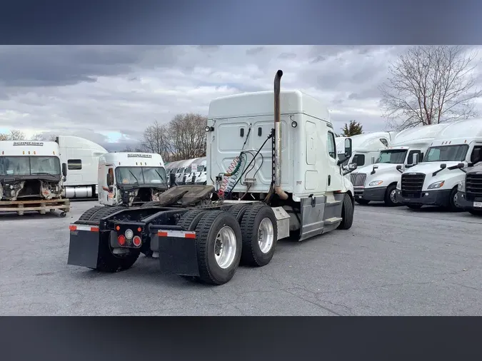 2020 Freightliner Cascadia 1268121a21305331fbe817d894dfa4cb11b