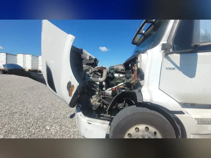 2019 Volvo VNL 740