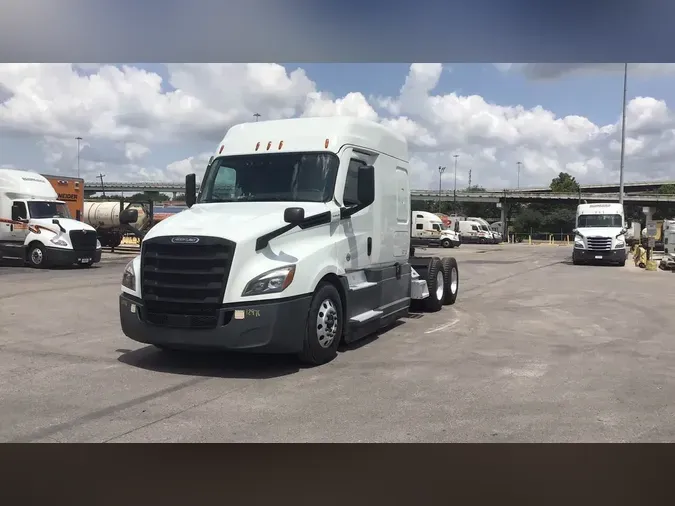 2021 Freightliner Cascadia 126