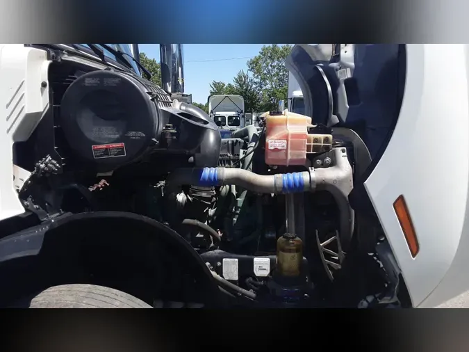 2020 Volvo VNL300