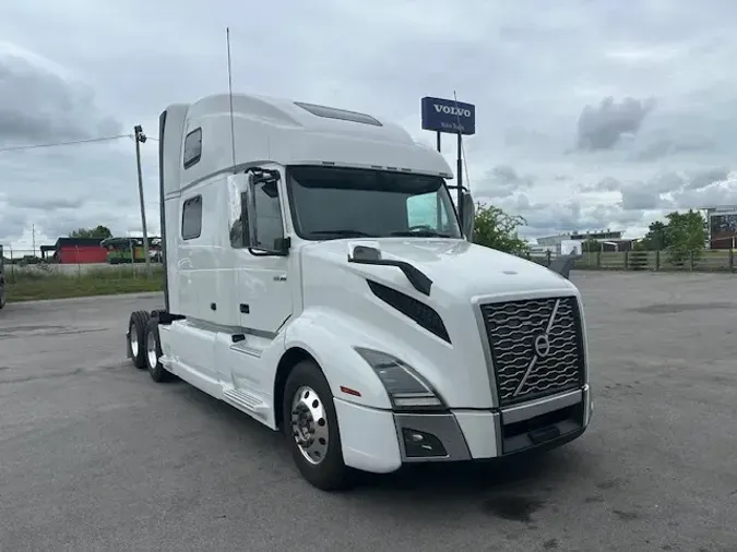 2020 VOLVO VNL64T860
