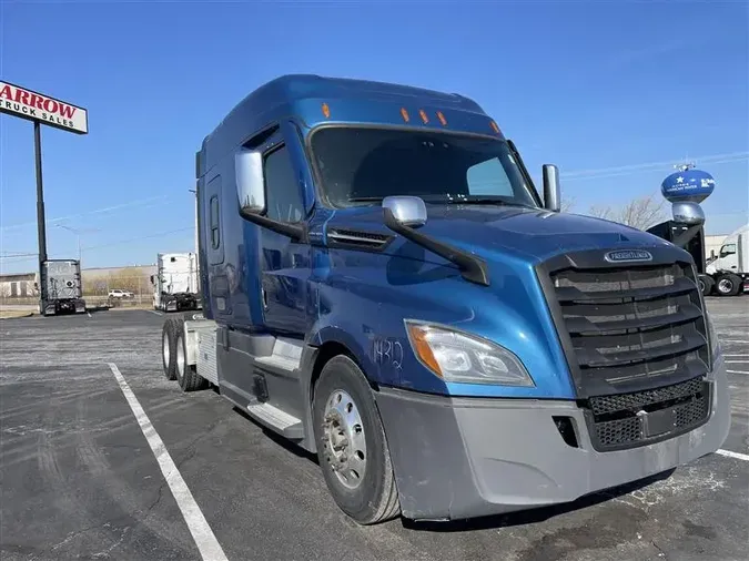 2021 FREIGHTLINER CA126