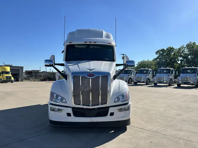 2023 Peterbilt 579