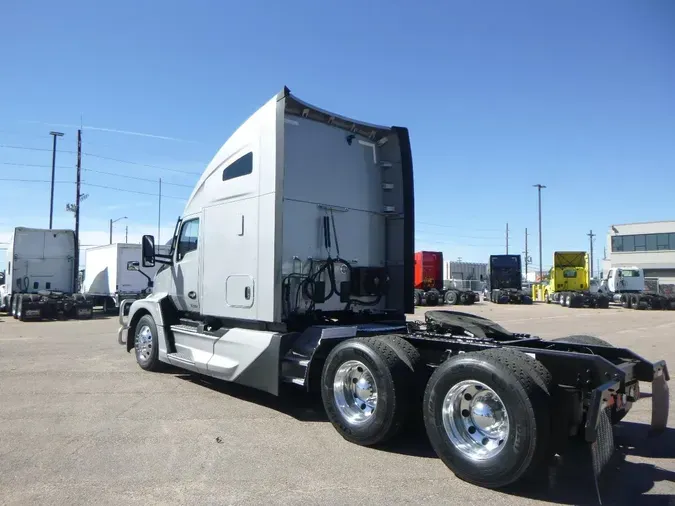 2023 Kenworth T680