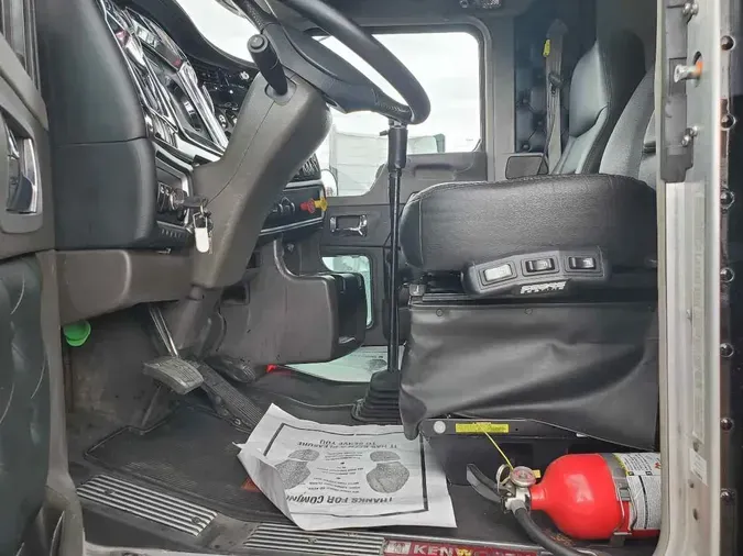 2019 KENWORTH W900