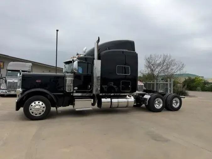 2022 Peterbilt 389812b5307b7ef71ffa921211dd821b411