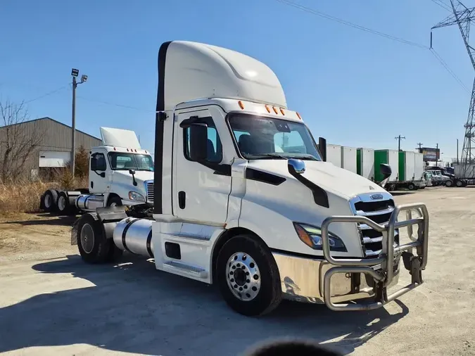 2020 FREIGHTLINER/MERCEDES NEW CASCADIA 116