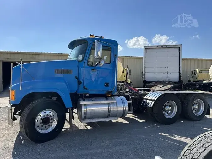 2005 MACK CHN613