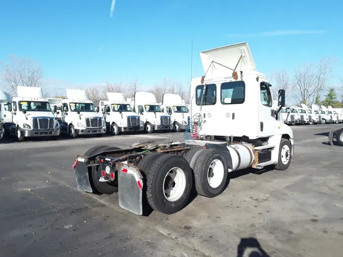 2018 FREIGHTLINER/MERCEDES CASCADIA 125