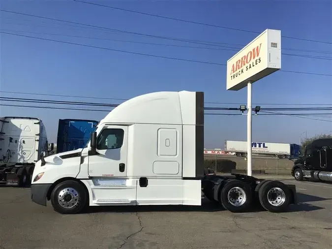 2022 FREIGHTLINER CASCADIA