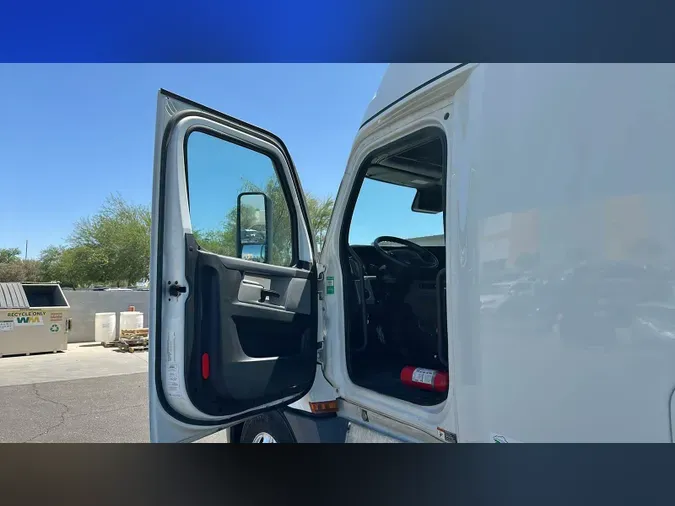 2022 Freightliner Cascadia 126