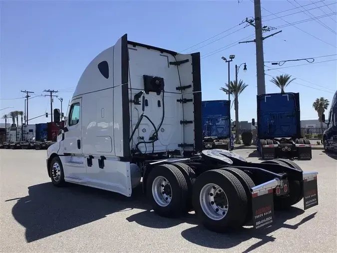 2021 FREIGHTLINER CA126