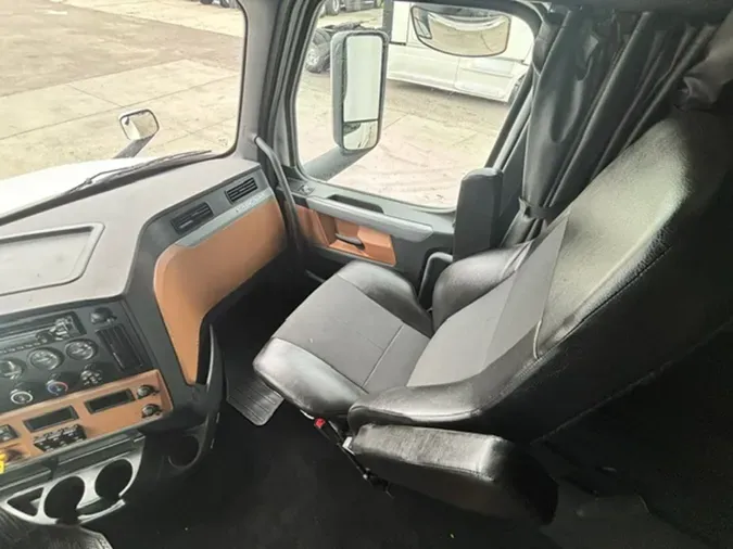 2022 Freightliner PT126SLP