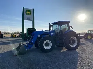 2017 New Holland T6.165