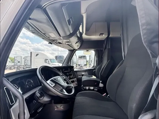 2023 Freightliner PT126SLP