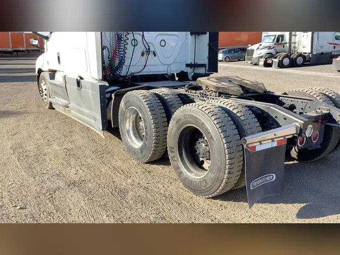 2022 Freightliner Cascadia 126