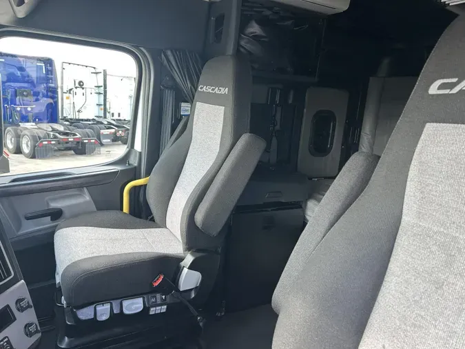 2023 Freightliner Cascadia