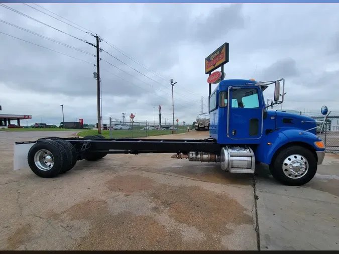 2021 Peterbilt 337