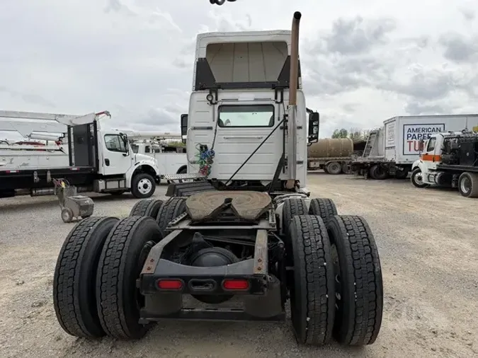 2013 VOLVO VNL64T300