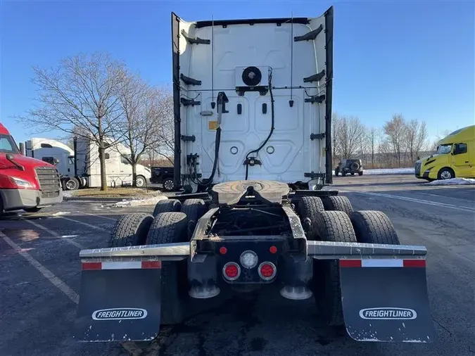 2020 FREIGHTLINER CA126