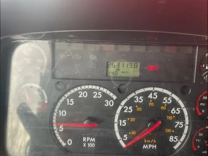 2016 FREIGHTLINER/MERCEDES M2 106