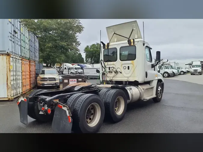 2019 FREIGHTLINER/MERCEDES CASCADIA 125