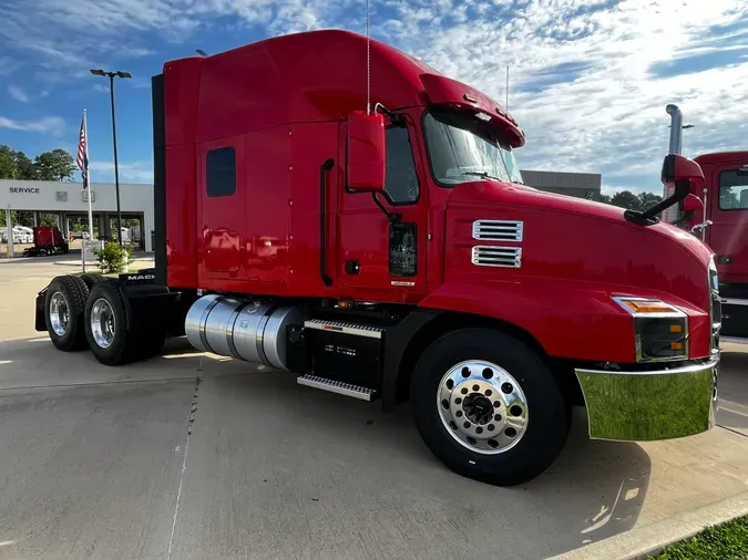 2025 MACK AN64T70