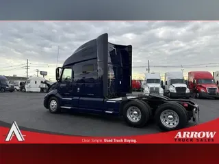 2022 VOLVO VNL760