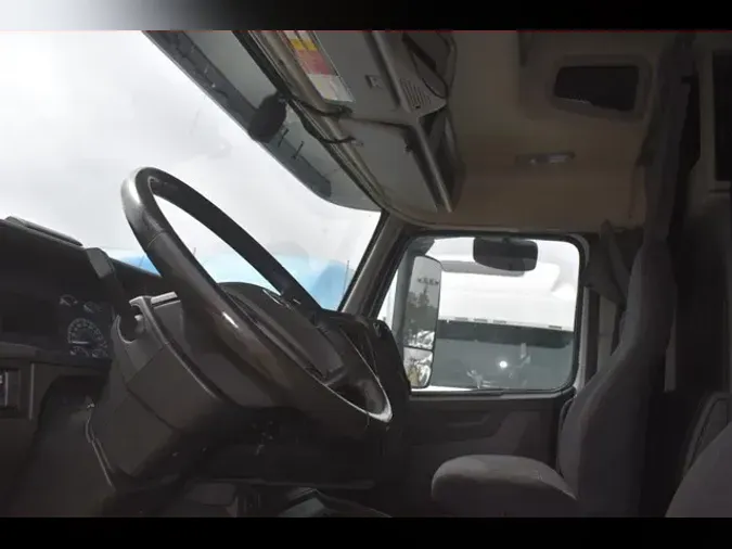 2020 VOLVO VNR62T640
