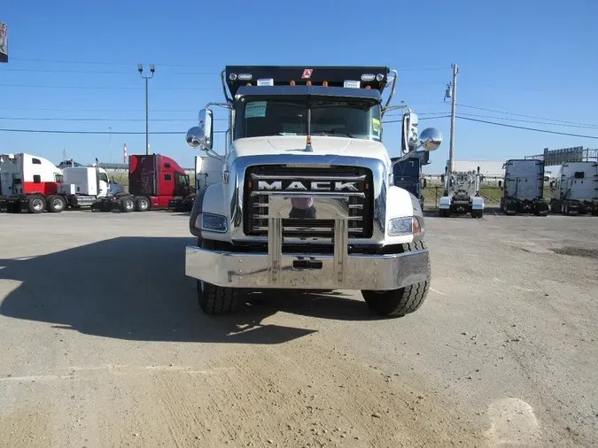 2026 MACK GR64B