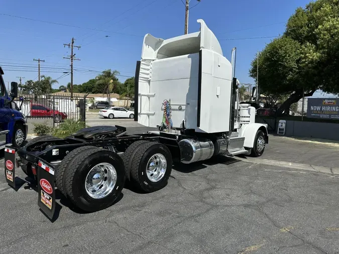 2016 Peterbilt 389
