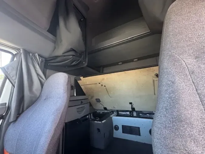 2019 NAVISTAR INTERNATIONAL LT625 SLPR CAB